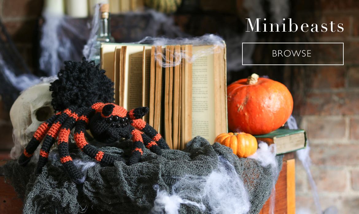 Minibeasts spider halloween trick or treat crochet patterns toft